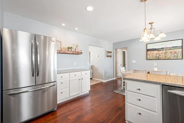 $305,000 | 34421 Old Highway 13, Waseca, MN 56093