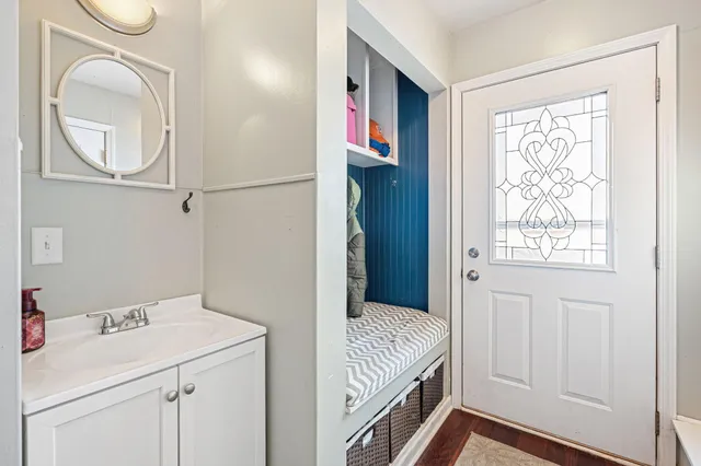 $305,000 | 34421 Old Highway 13, Waseca, MN 56093