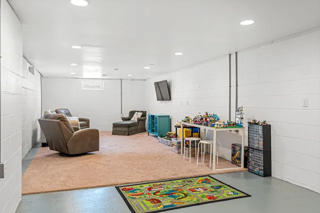 $305,000 | 34421 Old Highway 13, Waseca, MN 56093