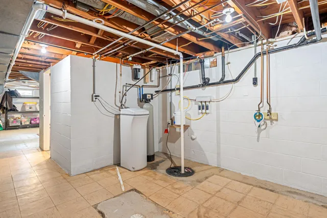 $305,000 | 34421 Old Highway 13, Waseca, MN 56093