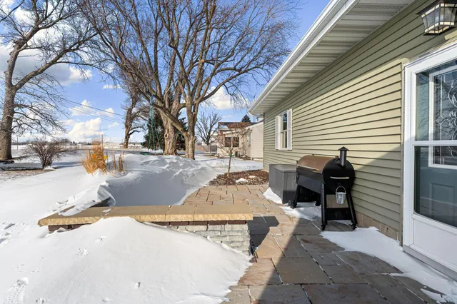 $305,000 | 34421 Old Highway 13, Waseca, MN 56093