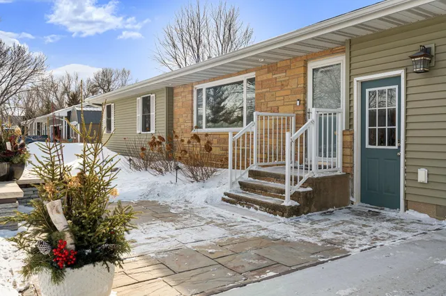 $305,000 | 34421 Old Highway 13, Waseca, MN 56093