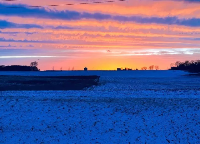 $305,000 | 34421 Old Highway 13, Waseca, MN 56093