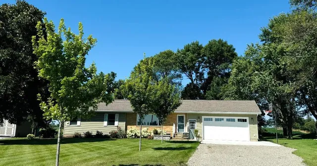 $305,000 | 34421 Old Highway 13, Waseca, MN 56093
