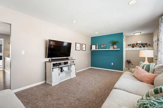 $305,000 | 34421 Old Highway 13, Waseca, MN 56093