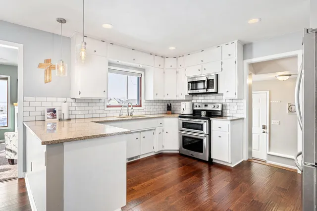 $305,000 | 34421 Old Highway 13, Waseca, MN 56093