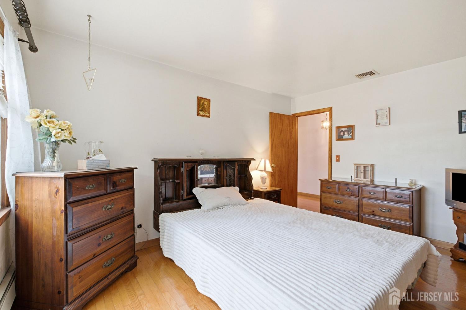 1868 Amwell Road Somerset, NJ 08873 - Photo 16 of 34