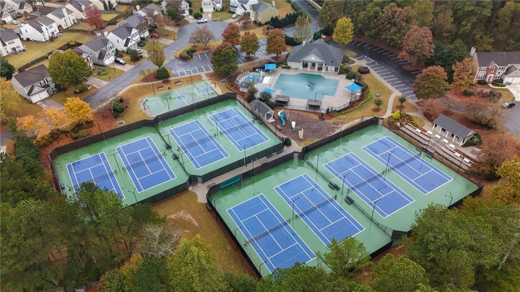 11420 Crossington Road Alpharetta, GA 30005 - Photo 38 of 39 an aerial view of a houses with yard