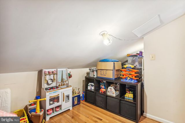 $1,045,000 | 1906 North Daniel Street, Arlington, VA 22201