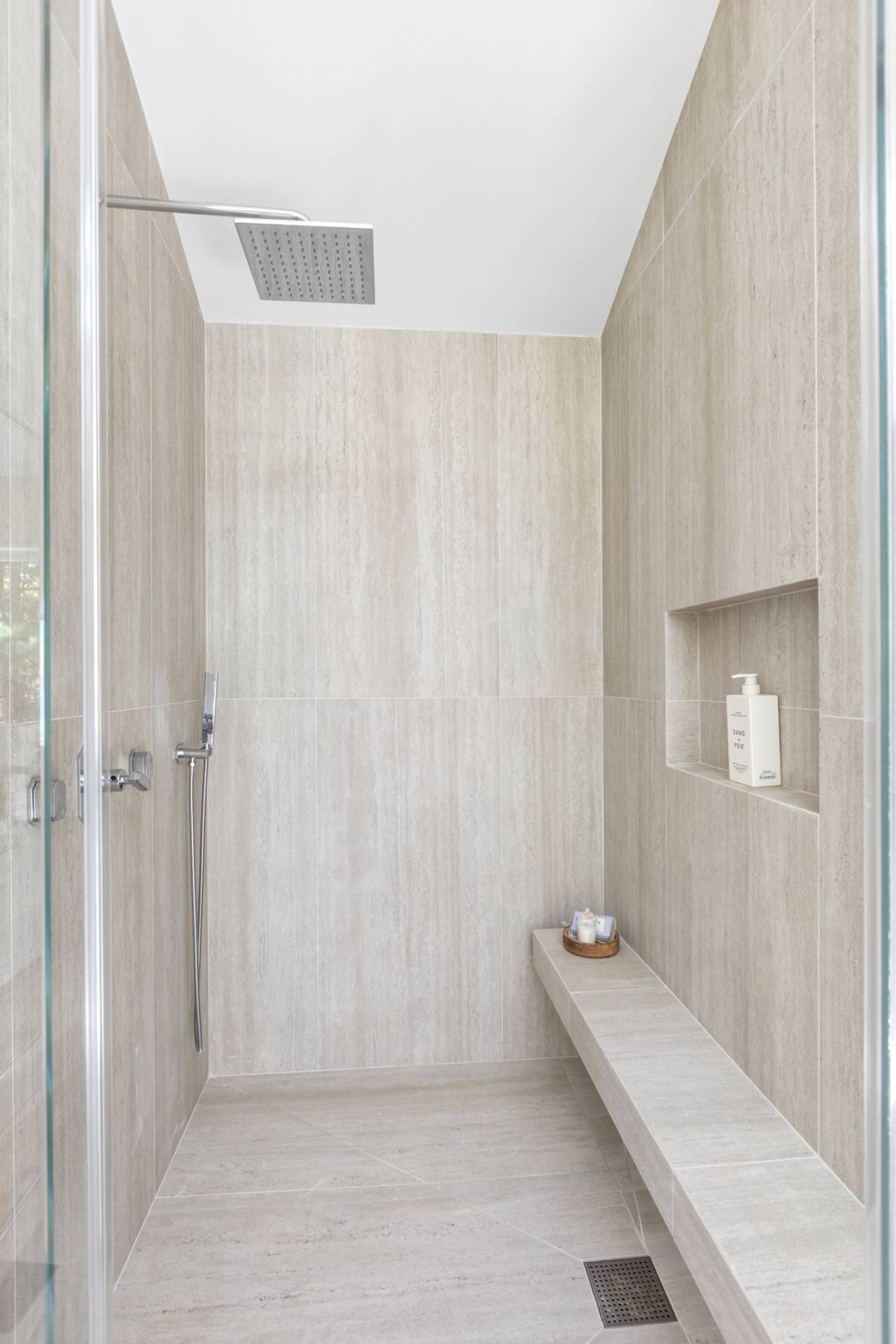570 Rte 114 East Hampton, NY 11937 - Photo 16 of 40