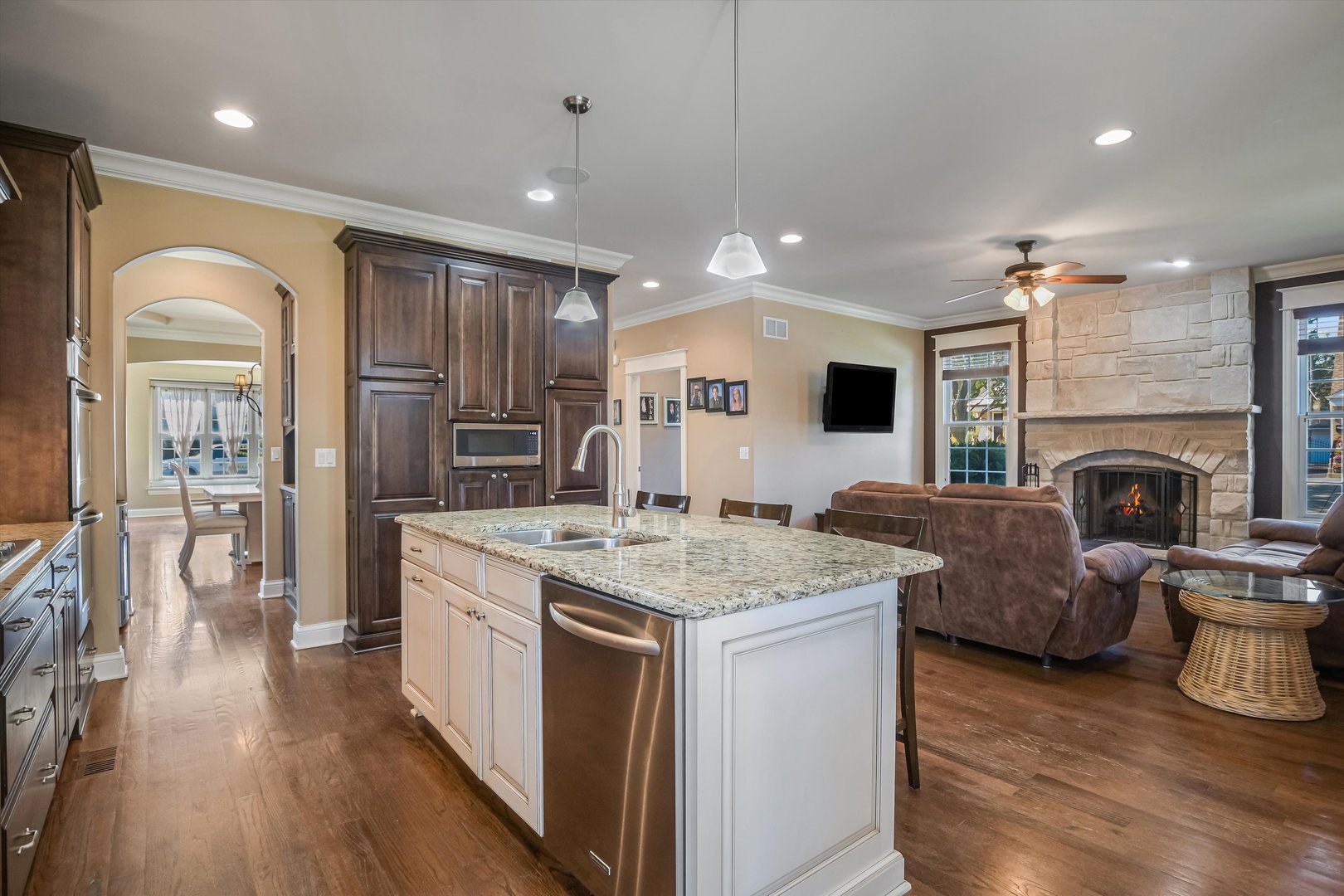 7524 West Jonquil Terrace Niles, IL 60714 - Photo 8 of 35