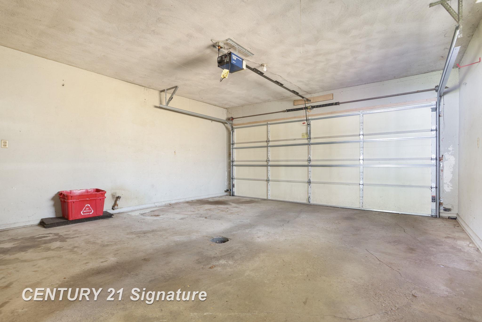 4334 Shattuck Road Saginaw, MI 48603 - Photo 31 of 40 50137531-de3073c1-34f4-4123-8b23-e91fea86e195.JPG