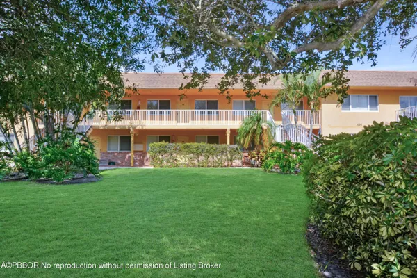 $1,950 | 1000 Northeast 9th Avenue, Unit 4, Delray Beach, FL 33483