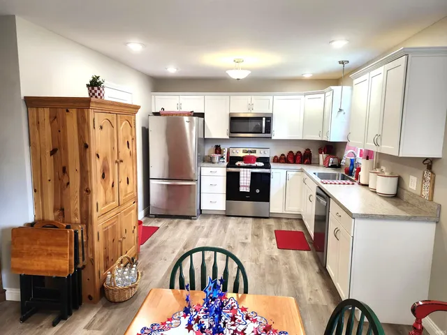 $158,800 | 211 West Locust Street, Unit 2, Fort Branch, IN 47648