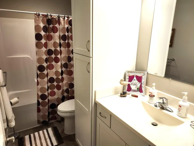 $158,800 | 211 West Locust Street, Unit 2, Fort Branch, IN 47648