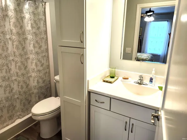 $158,800 | 211 West Locust Street, Unit 2, Fort Branch, IN 47648