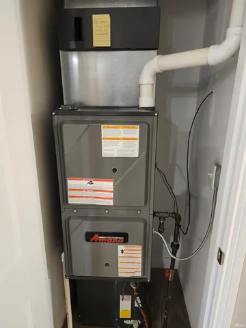 $158,800 | 211 West Locust Street, Unit 2, Fort Branch, IN 47648