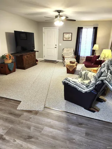 $158,800 | 211 West Locust Street, Unit 2, Fort Branch, IN 47648