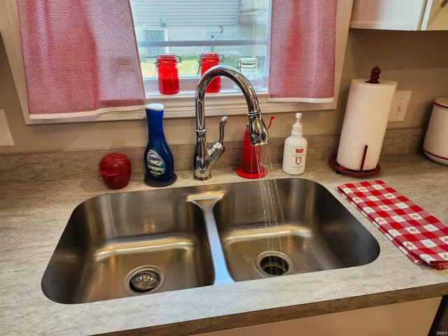 $158,800 | 211 West Locust Street, Unit 2, Fort Branch, IN 47648