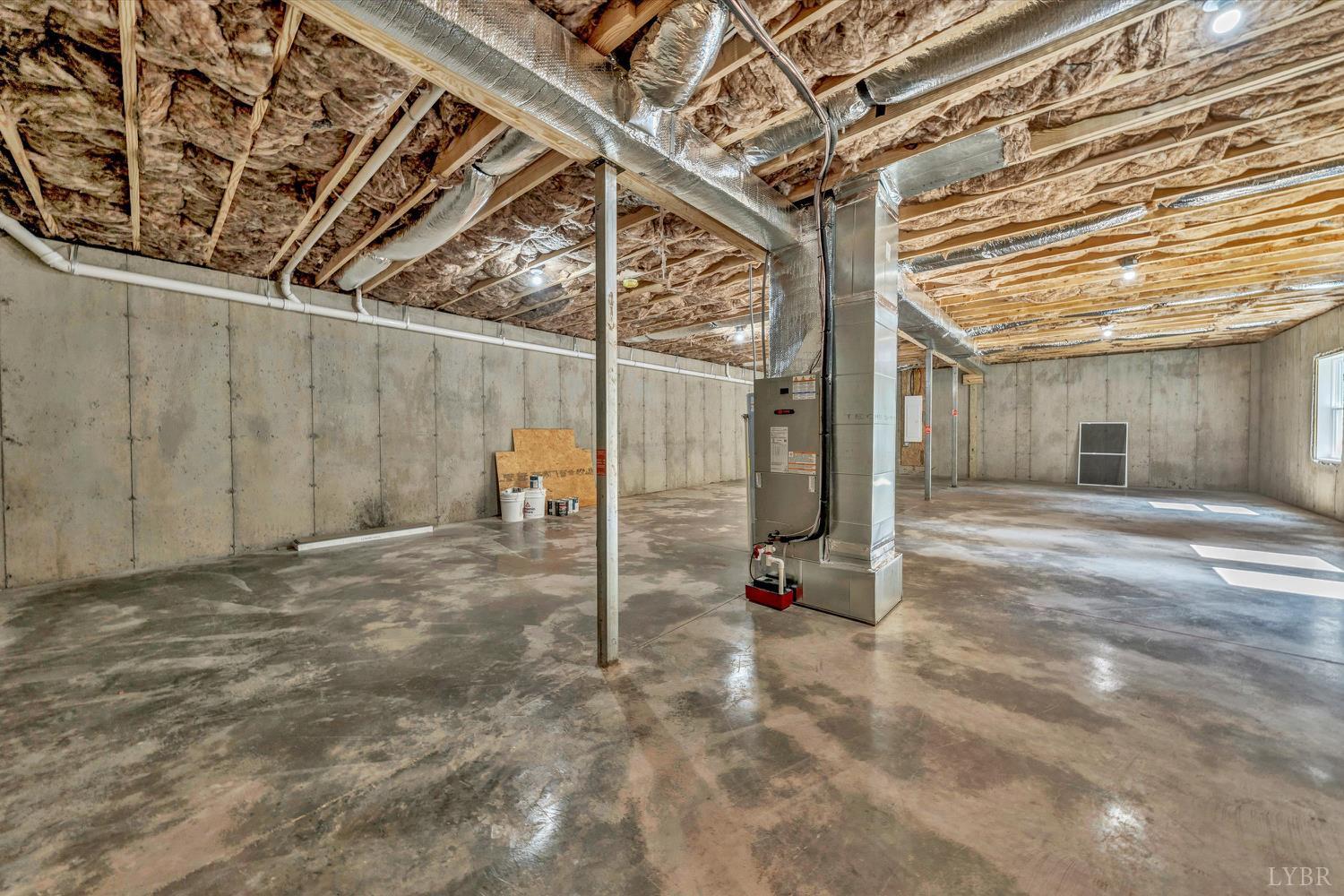 1484 White House Road Moneta, VA 24121 - Photo 23 of 27 a view of a room with gym equipment