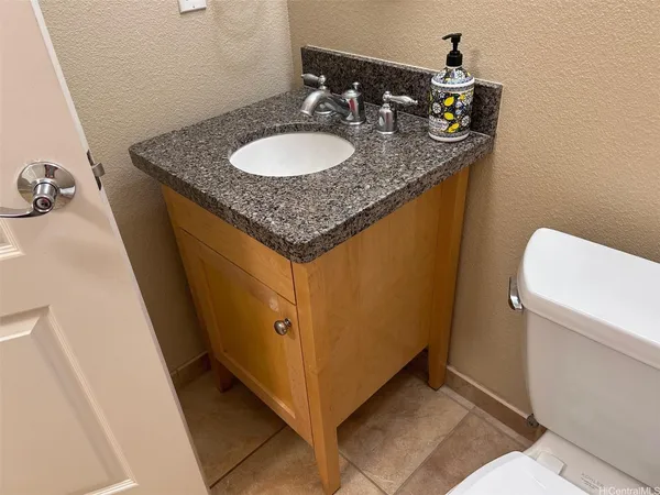 $5,000 | 92-1524 Ali'inui Drive, Unit 2407, Kapolei, HI 96707