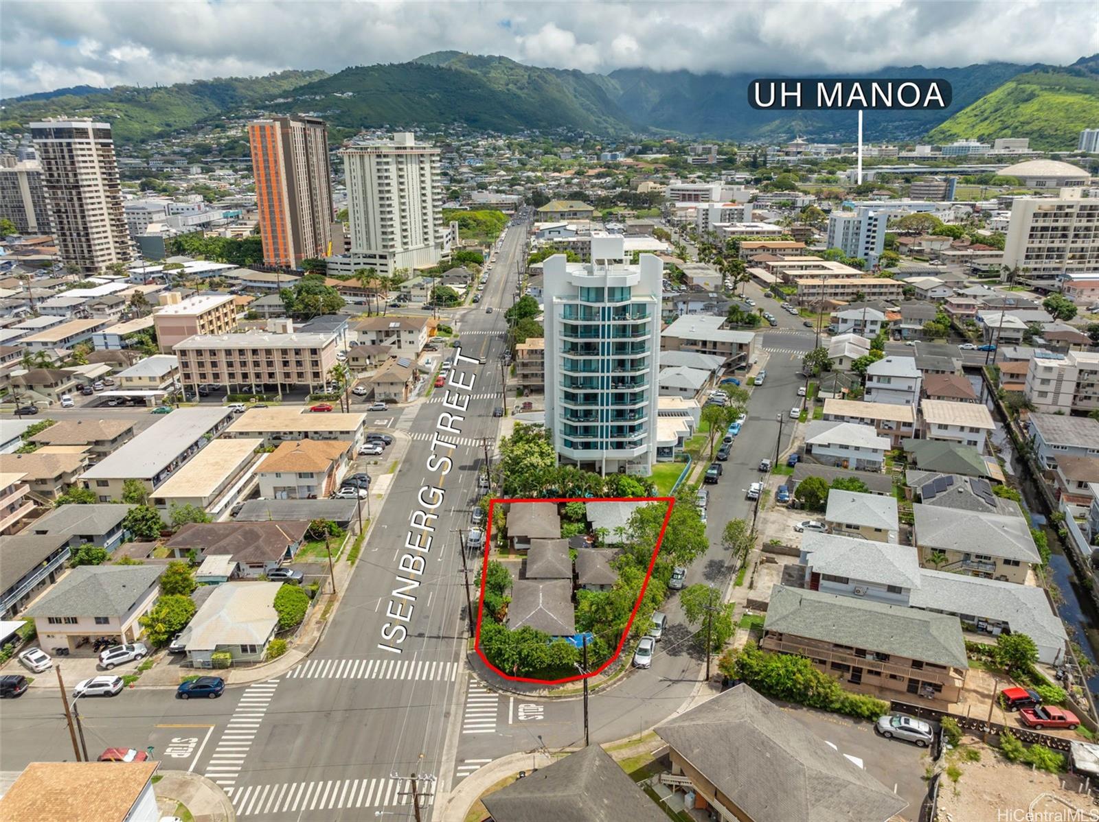 735 Isenberg Street Honolulu, HI 96826 - Photo 3 of 17 a view of a city with tall buildings