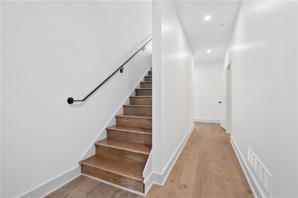 226 38th Street Pittsburgh, PA 15201 - Photo 30 of 42 a view of entryway