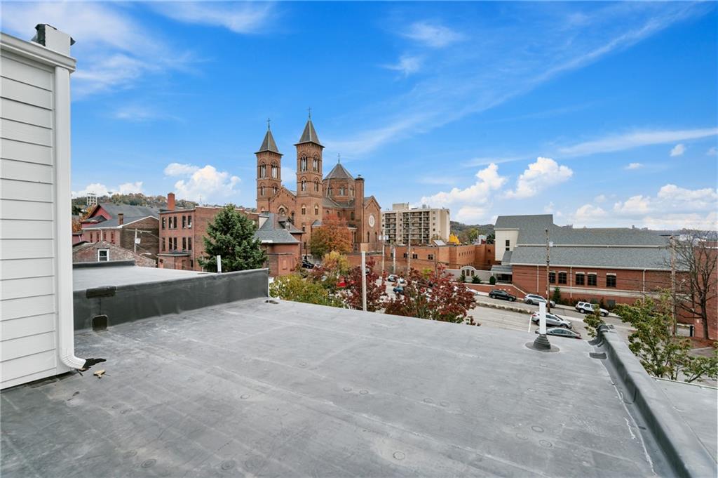 226 38th Street Pittsburgh, PA 15201 - Photo 40 of 42 a view of a terrace with sitting area