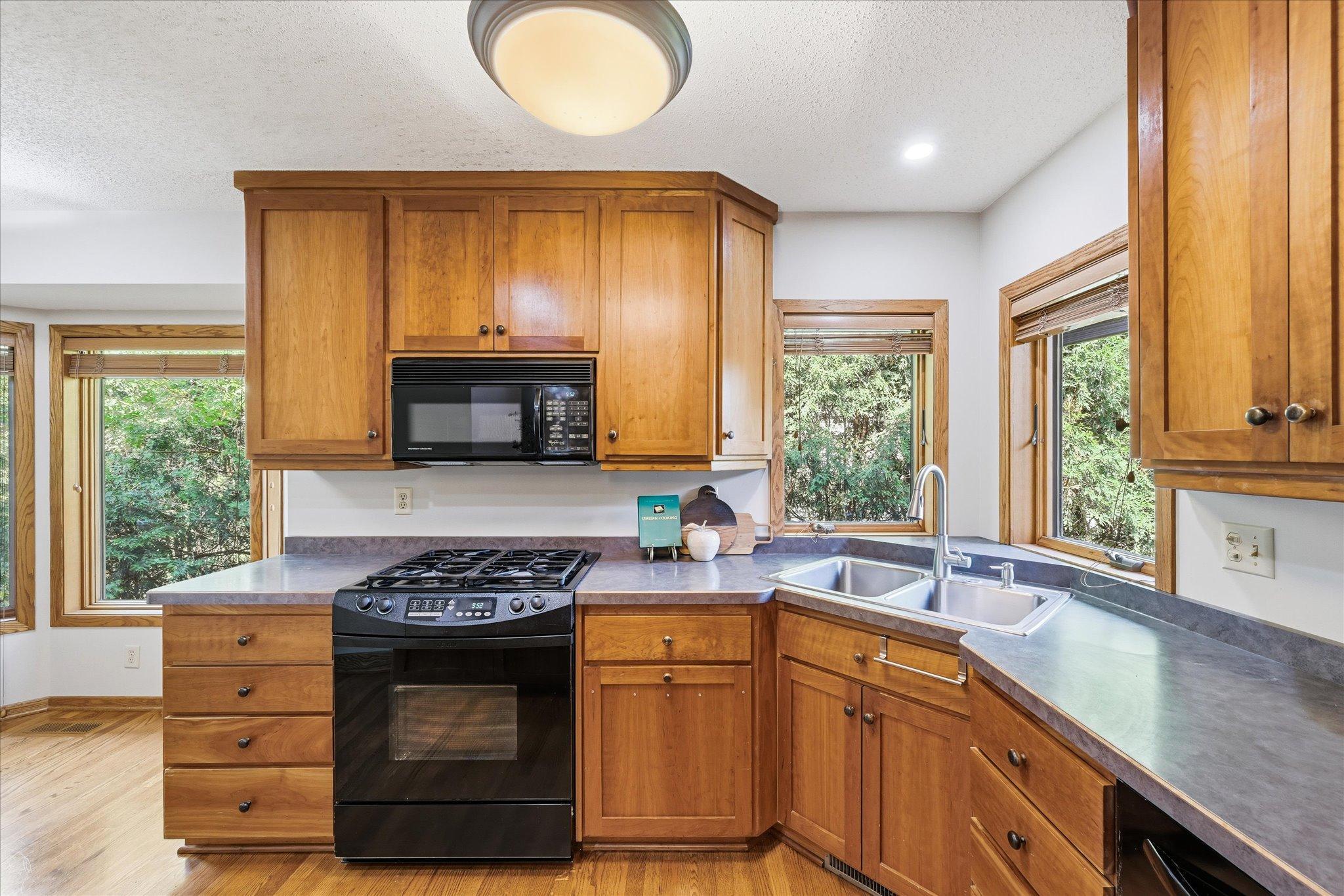 2516 Ridge Lane Mounds View, MN 55112 - Photo 25 of 73