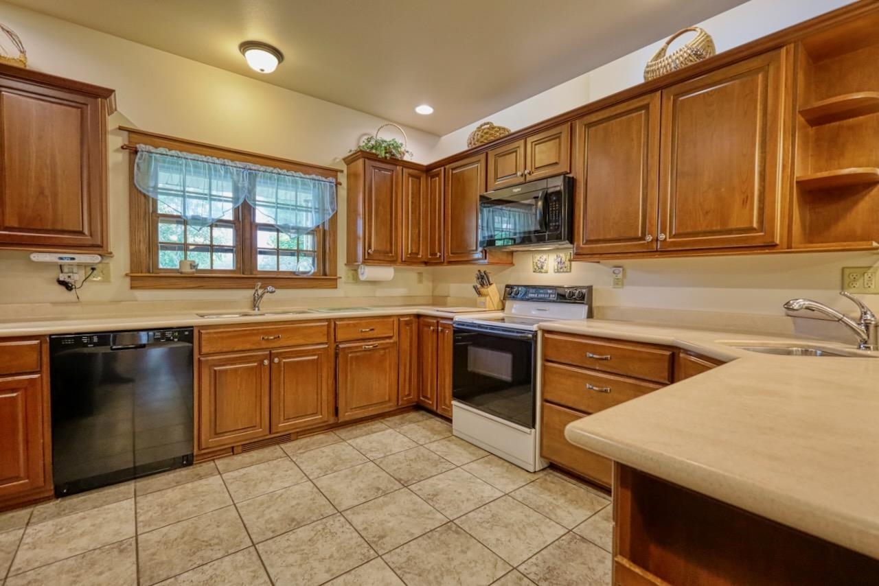 E4930 Rolling Ridge Road Spring Green, WI 53588 - Photo 12 of 58