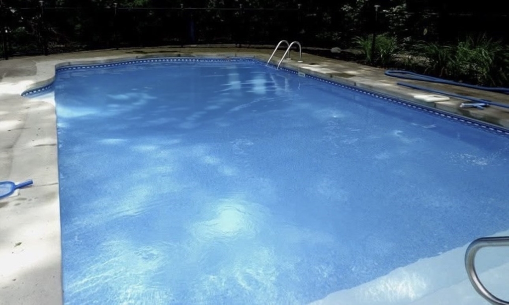 10 Brookside Road Mansfield, MA 02048 - Photo 38 of 40