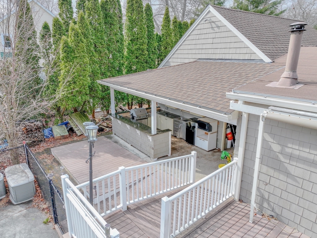 10 Brookside Road Mansfield, MA 02048 - Photo 4 of 40