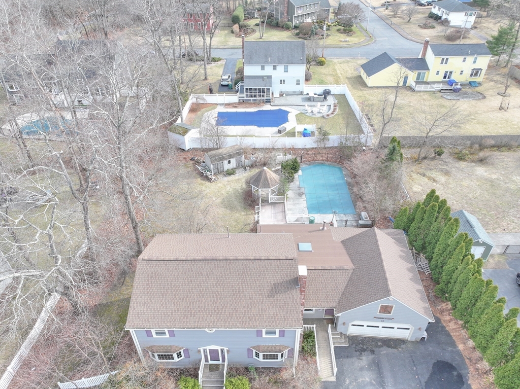 10 Brookside Road Mansfield, MA 02048 - Photo 7 of 40