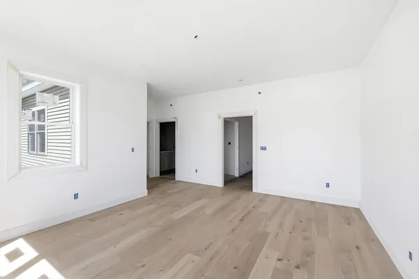 $649,900 | 9 Elizabeth Lane, Unit 9, Easthampton, MA 01027