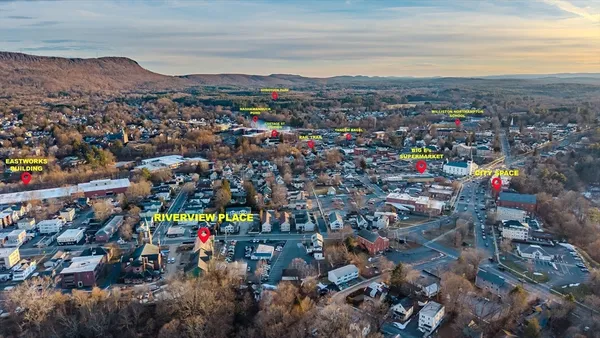 $649,900 | 9 Elizabeth Lane, Unit 9, Easthampton, MA 01027