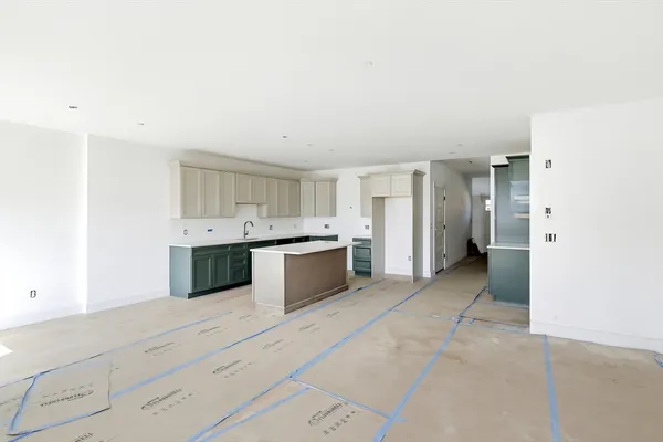 $649,900 | 9 Elizabeth Lane, Unit 9, Easthampton, MA 01027