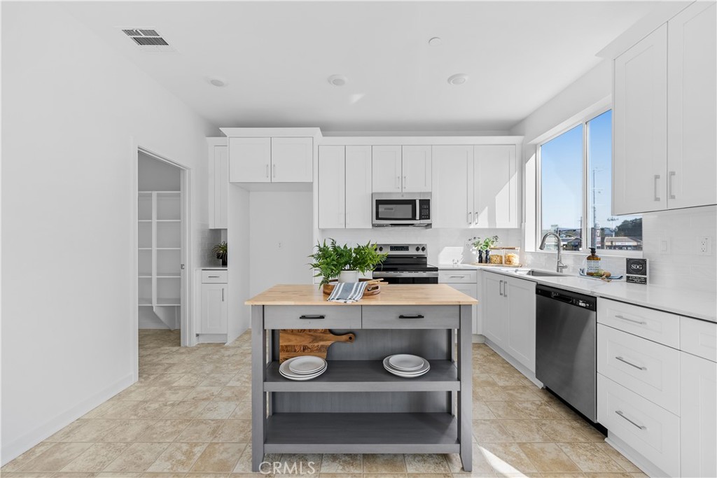 9419 North Sepulveda Blvd Unit 1  