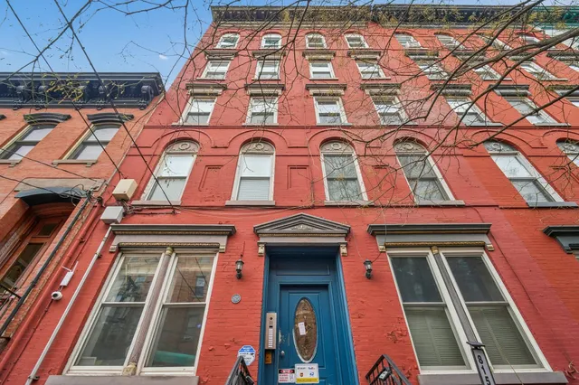 $4,250 | 815 Willow Avenue, Unit 2R, Hoboken, NJ 07030