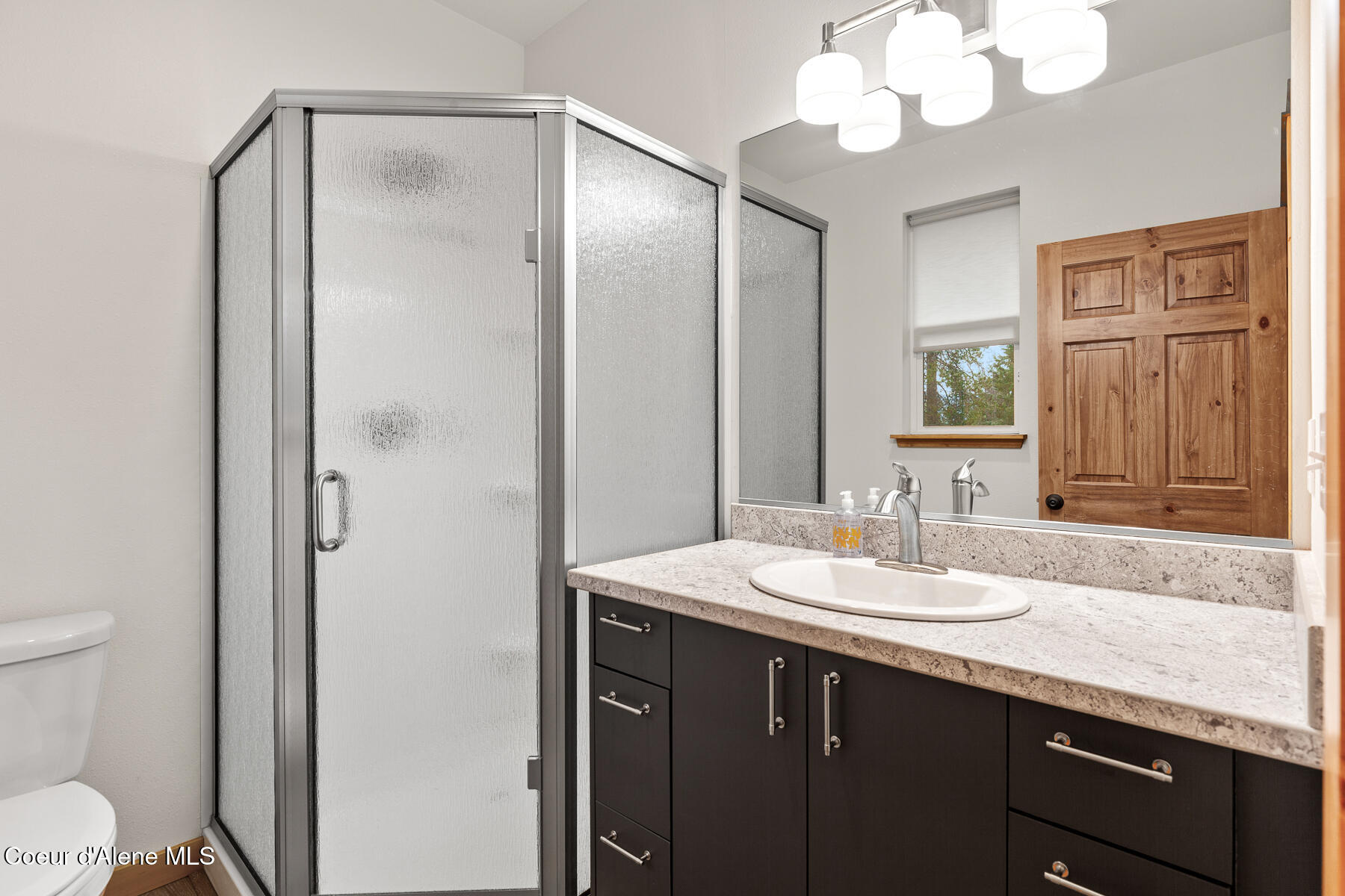 672 Hopkins Road Sandpoint, ID 83864 - Photo 58 of 67 Bathroom 1