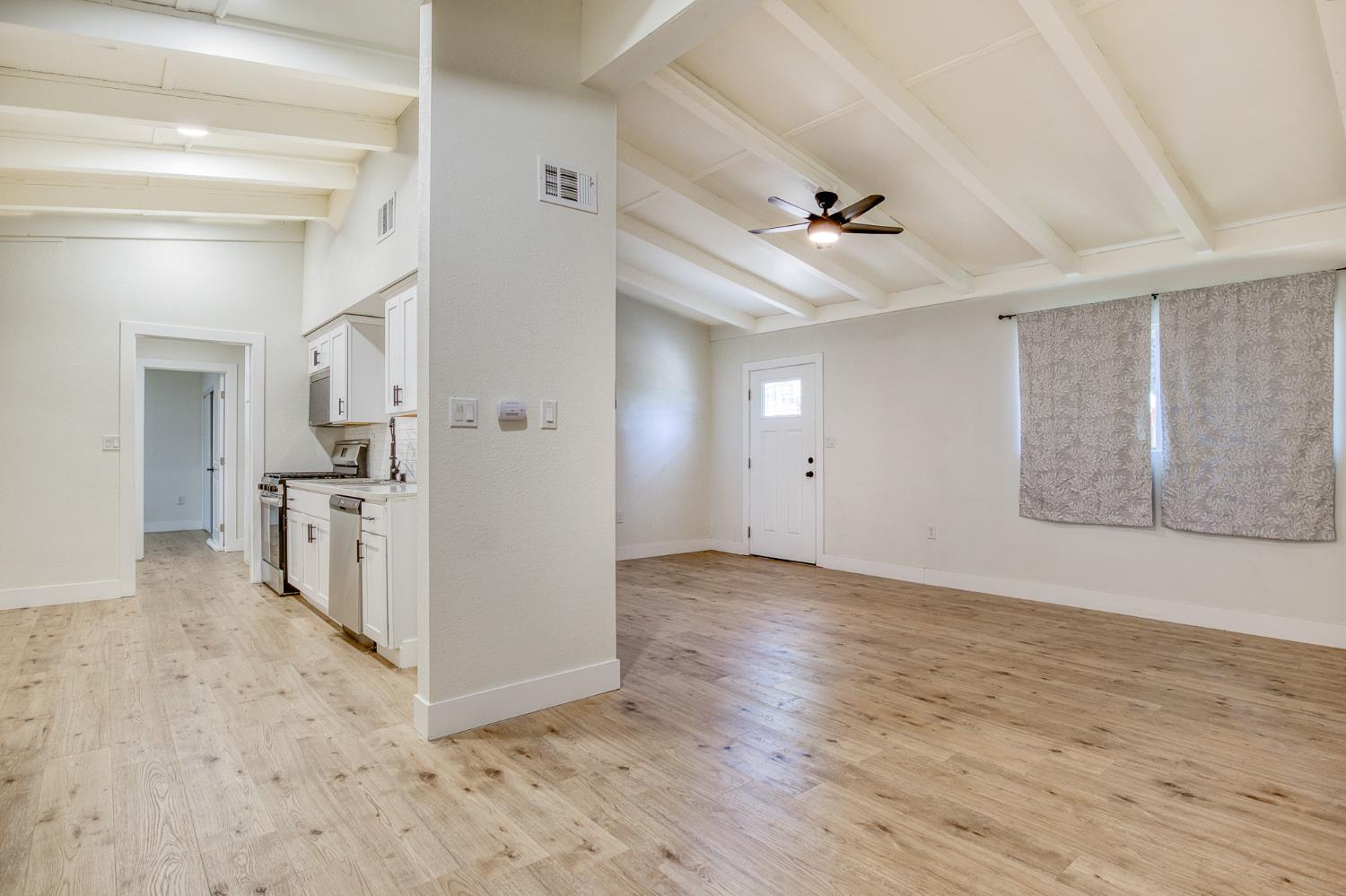2323 Del Rio Drive Stockton, CA 95204 - Photo 6 of 20