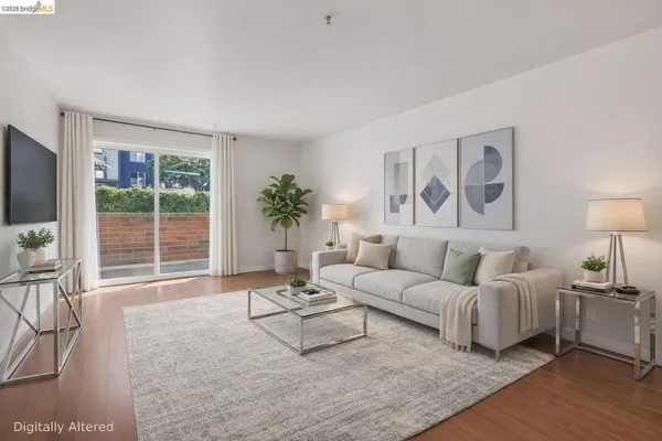 $350,000 | 6400 Christie Avenue, Unit 4120, Emeryville, CA 94608