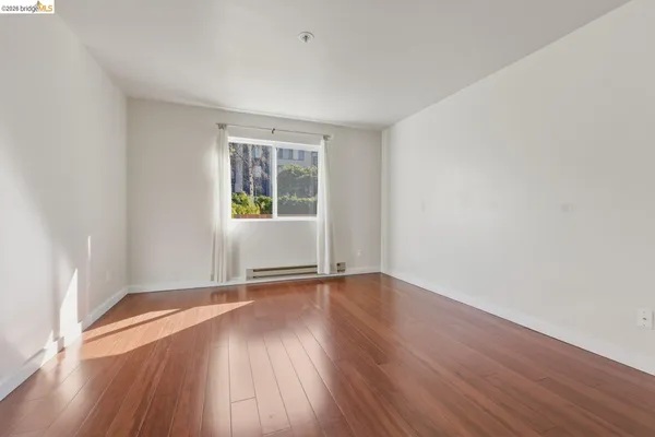 $350,000 | 6400 Christie Avenue, Unit 4120, Emeryville, CA 94608