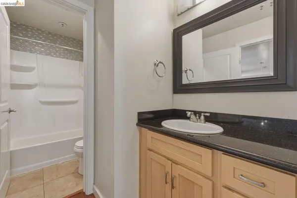 $350,000 | 6400 Christie Avenue, Unit 4120, Emeryville, CA 94608