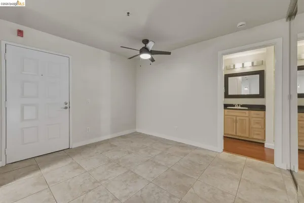 $350,000 | 6400 Christie Avenue, Unit 4120, Emeryville, CA 94608