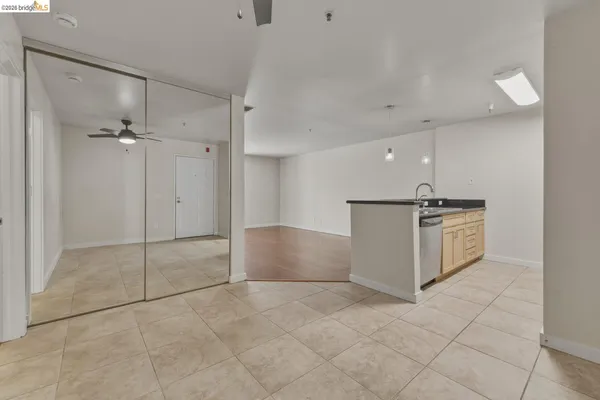 $350,000 | 6400 Christie Avenue, Unit 4120, Emeryville, CA 94608