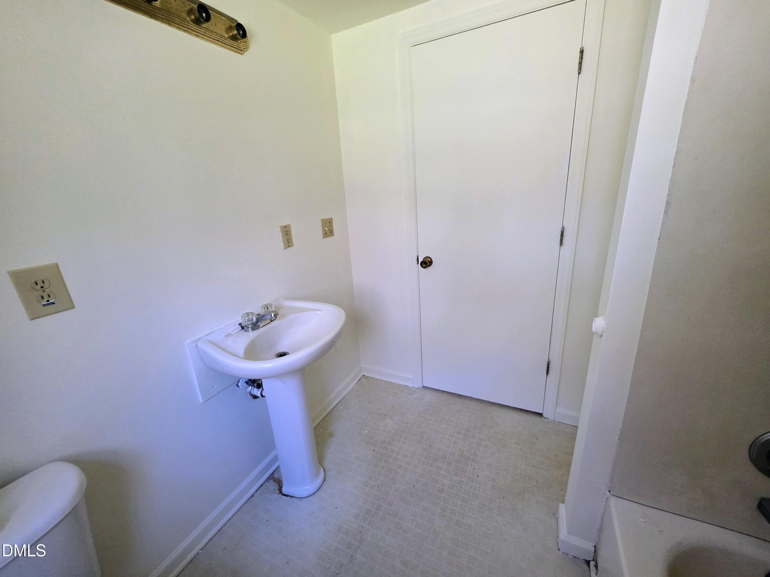 194 Jack Alston Road Pittsboro, NC 27312 - Photo 10 of 20 a bathroom with a sink
