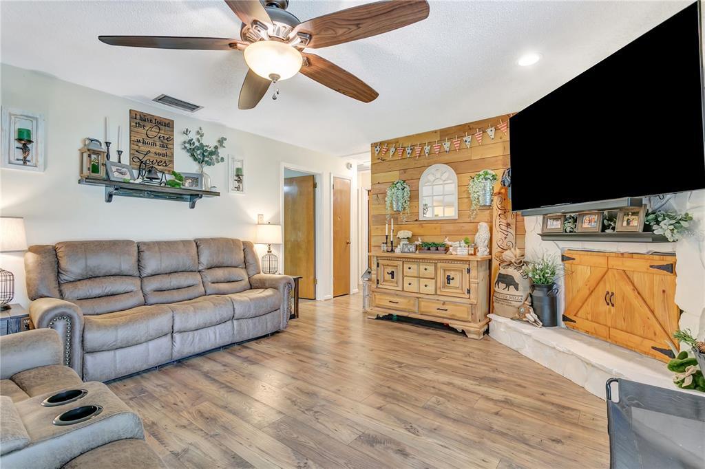 10710 Bill Tucker Road Wimauma, FL 33598 - Photo 13 of 81 Gallery Image 13