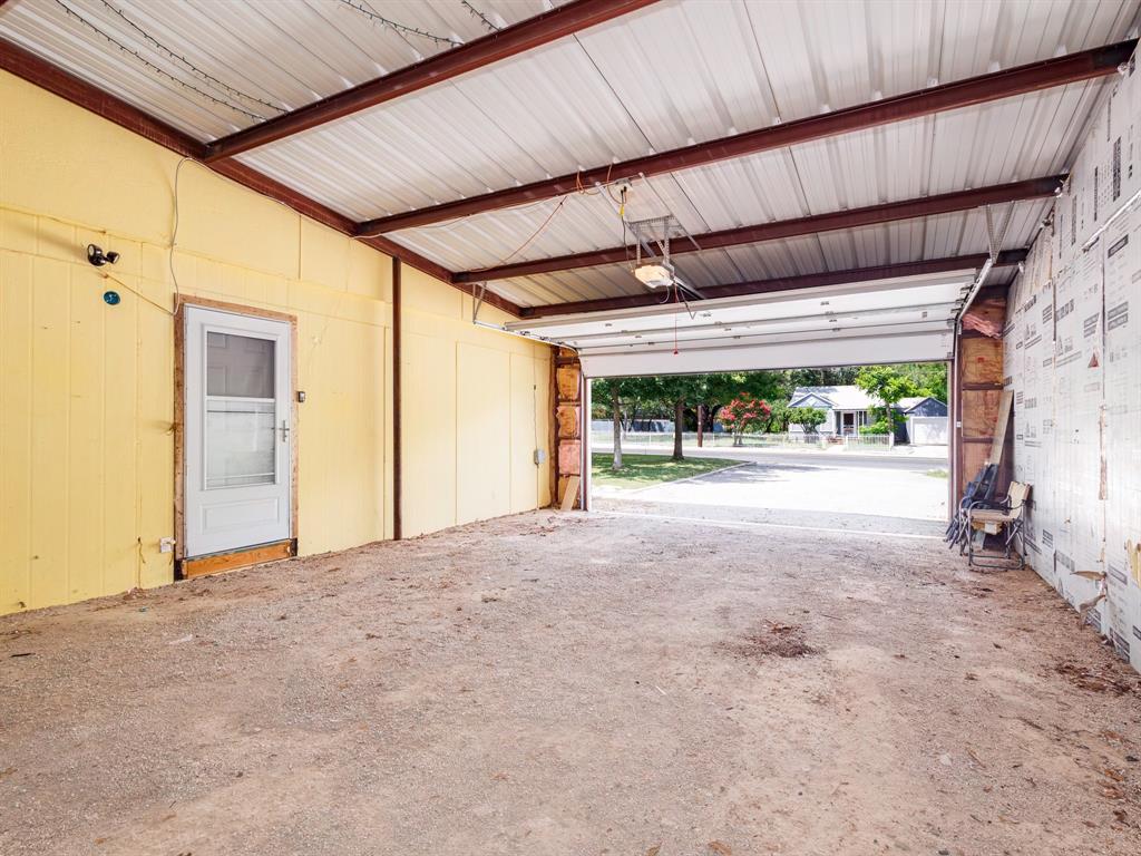 4002 Austin Avenue Brownwood, TX 76801 - Photo 34 of 34 a view of empty room with floor to ceiling window