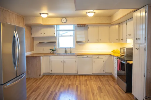 $430,000 | 501 North Elm Street, Three Oaks, MI 49128