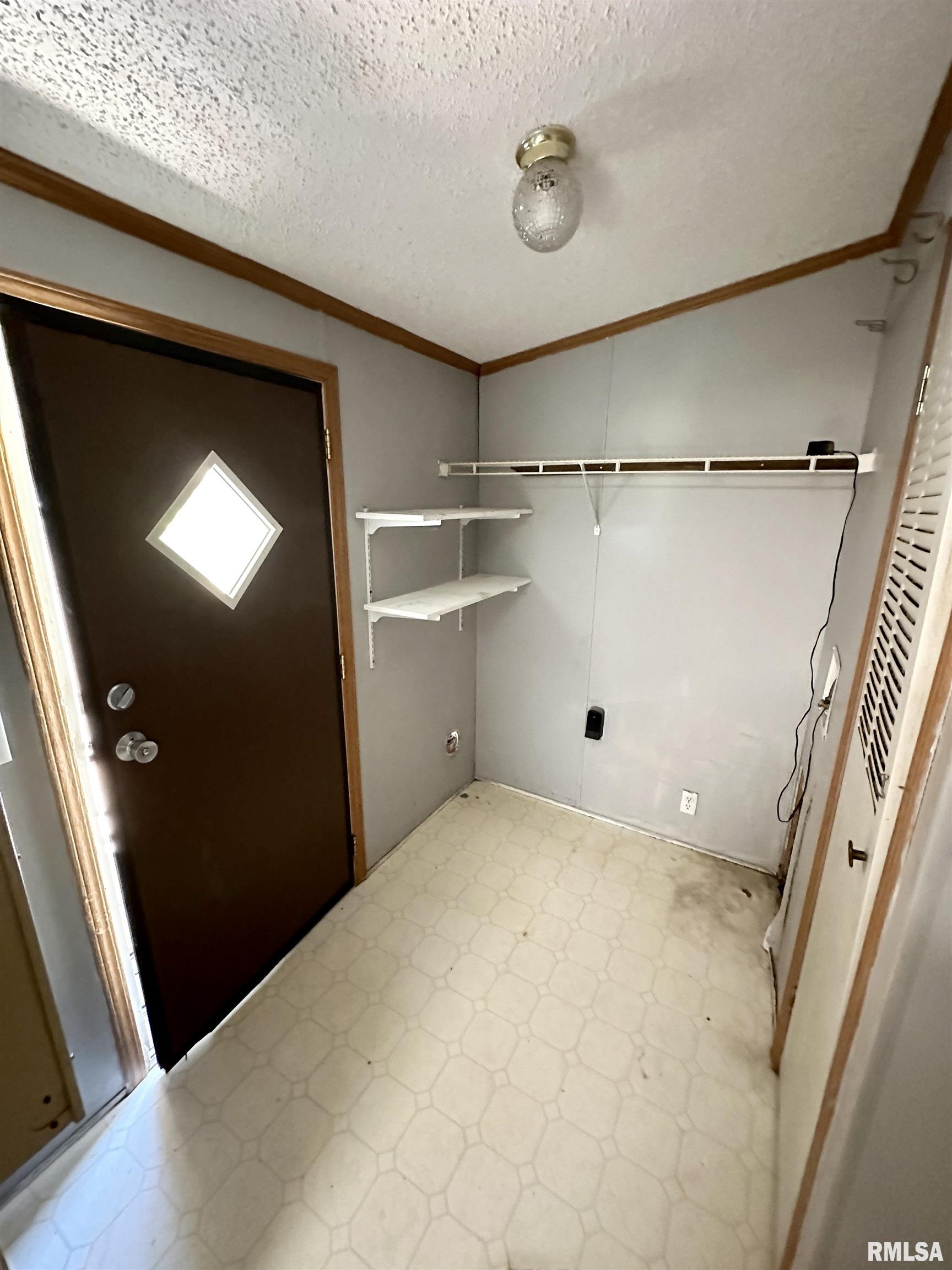 932 Cylinder Head Road Chapin, IL 62628 - Photo 8 of 33
